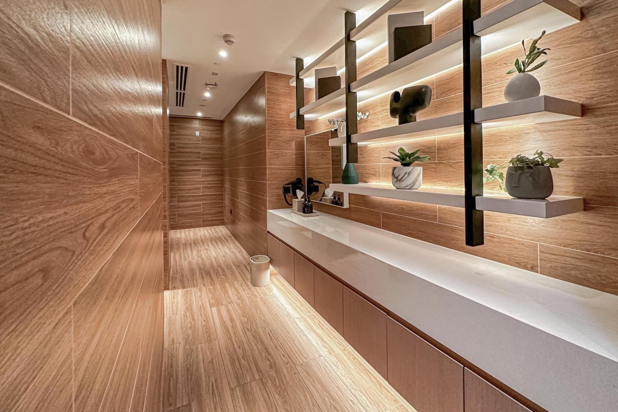 Апартаменты Modern 2br High Floor Haven In Vida Marina *