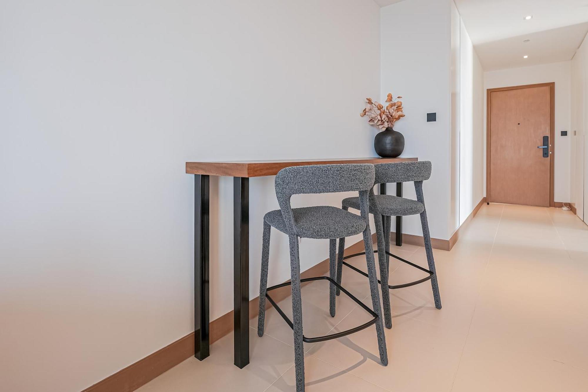 Апартаменты Modern 2br High Floor Haven In Vida Marina *
