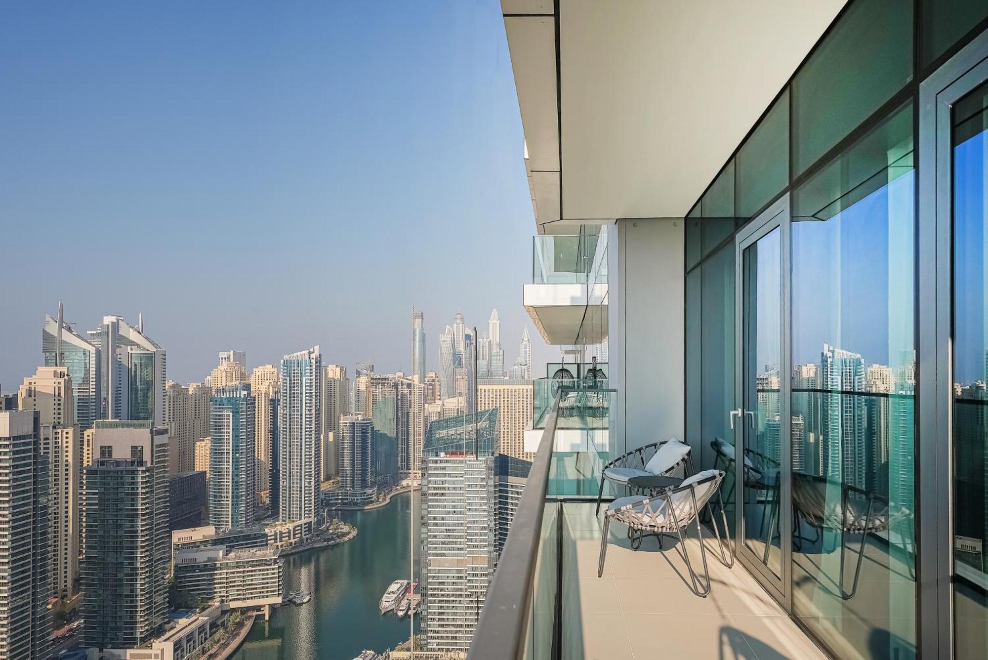 Modern 2br High Floor Haven In Vida Marina Апартаменты