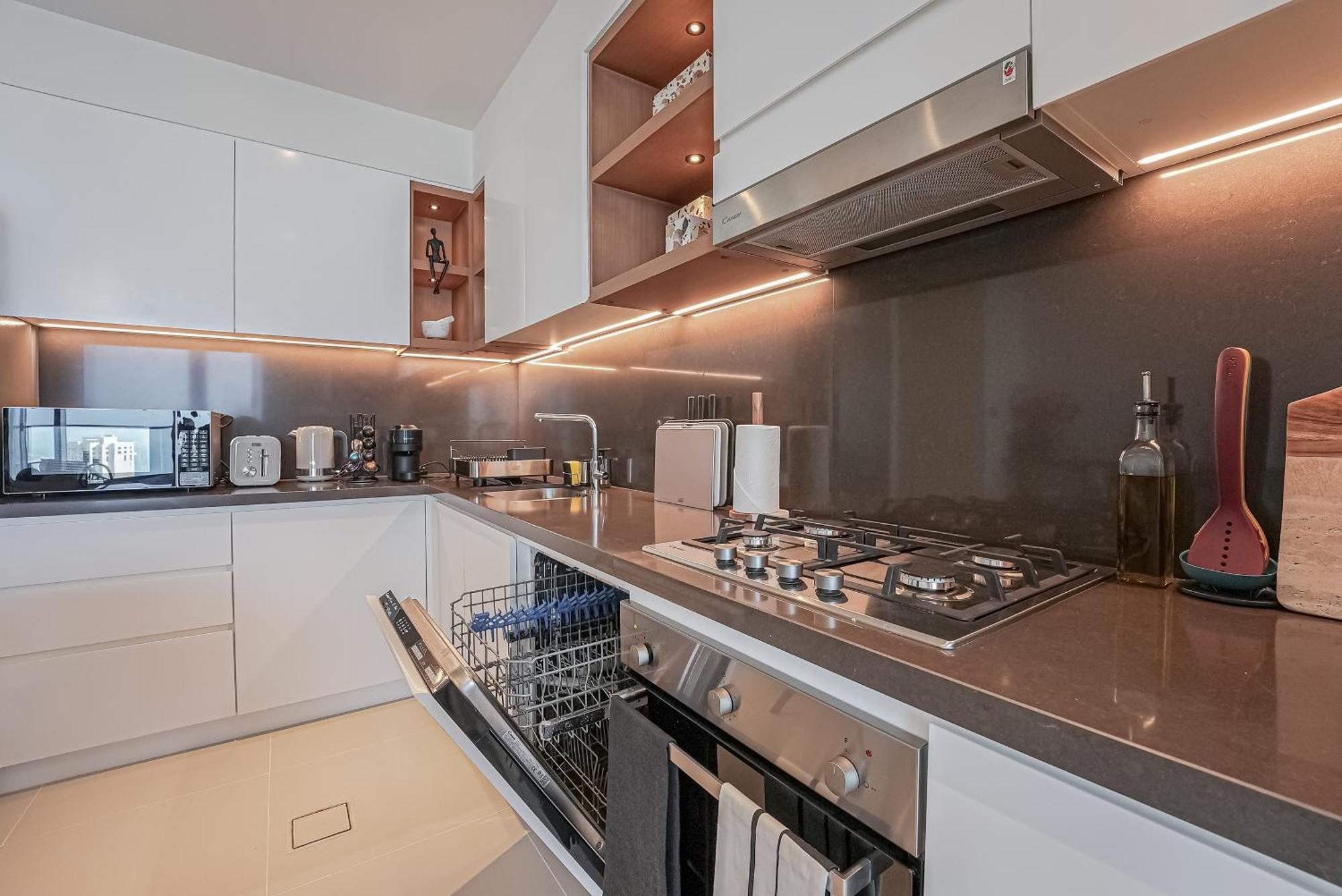 Modern 2br High Floor Haven In Vida Marina Апартаменты Дубай
