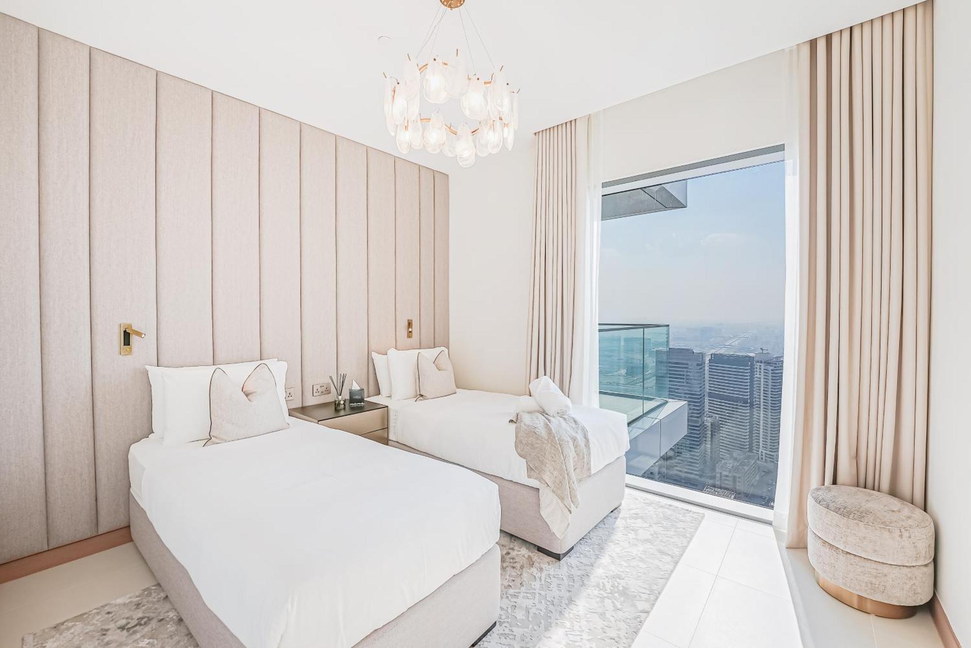 Апартаменты Modern 2br High Floor Haven In Vida Marina *